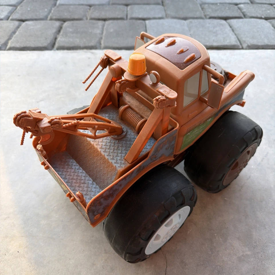 Camión de empuje y tracción Tow Mater Talking Disney Cars 2014 Jakks Works Monster LEER Foto 4 de 4