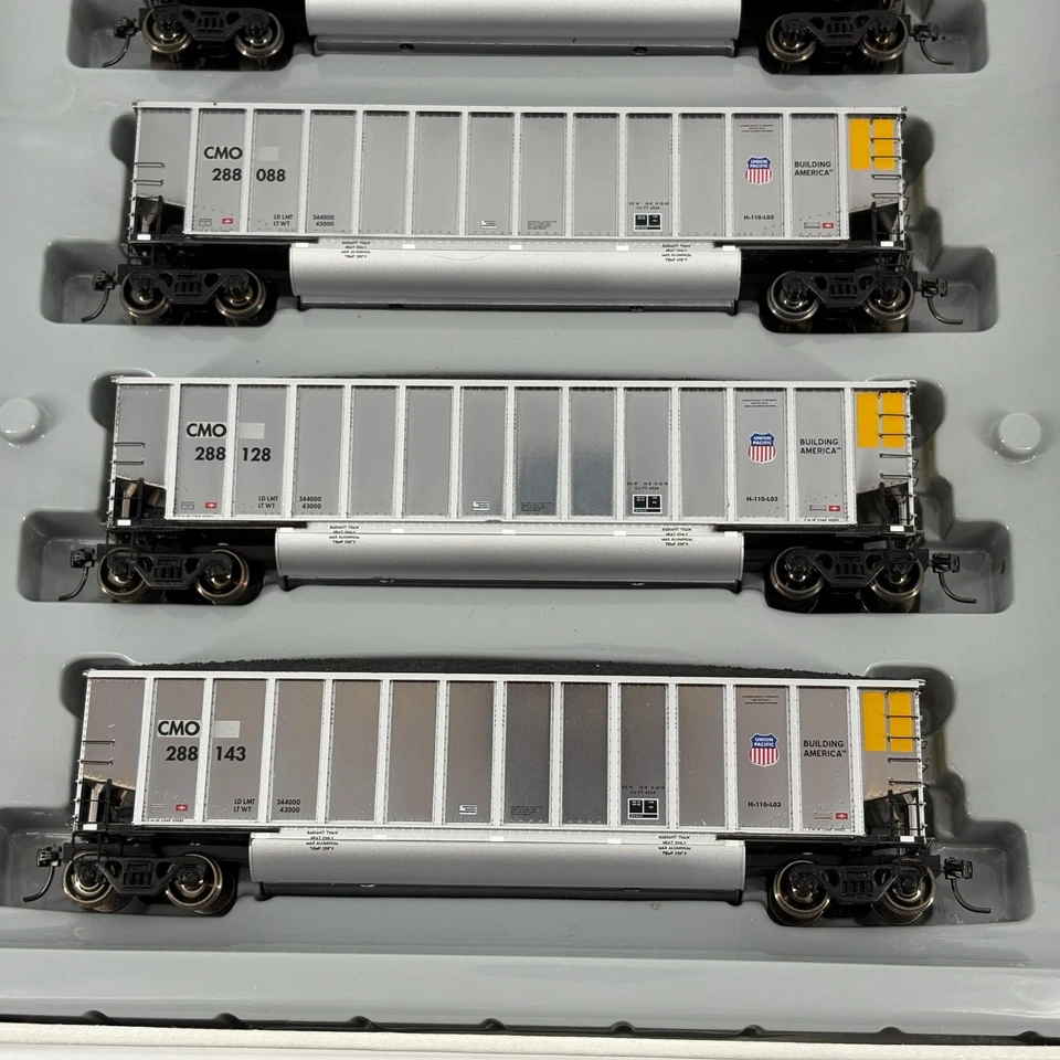 HO Athearn ATH97472 Union Pacific UP CMO Bethgon Coalporter w/ Coal Load 5 Pack - Image 3 of 4