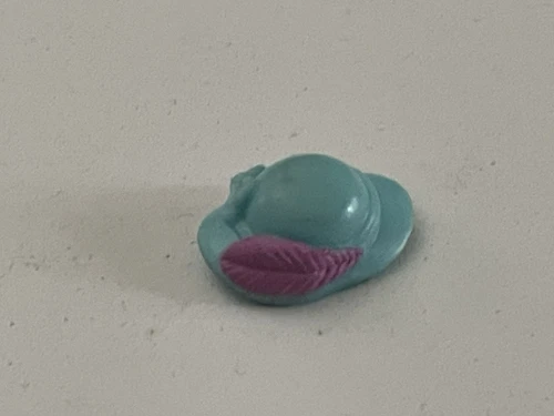 VINTAGE 1995 POLLY POCKET CLUBHOUSE FURNITURE - TURQUOISE HAT 