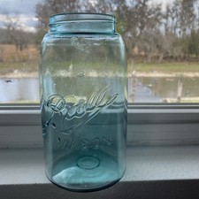 Vintage ball perfect mason jar 1900 to 1923 mold number on the bottom is 4