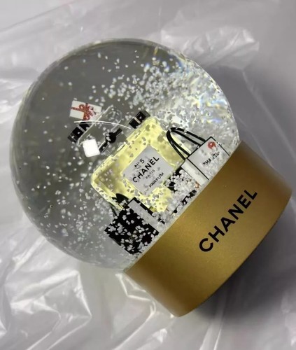 Chanel 2021 VIP Gift Crystal Ball Snow Globe New Limited Edition Christmas - Bild 7 von 11
