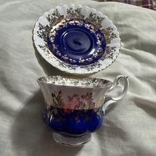 Vintage Royal Albert tea cup & saucer - 4396 - Bone China England cobalt Nice