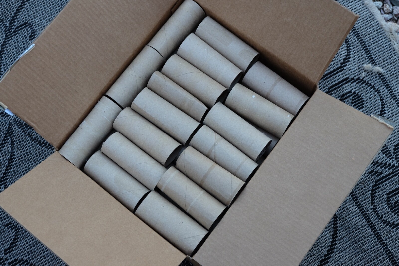 100 Clean Empty Toilet Paper Roll Tubes Bulk - Craft Supplies & DIY Projects