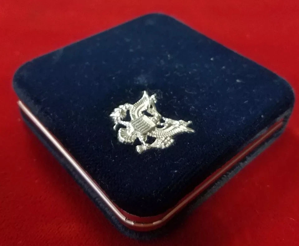 CS0102WWSCFP U.S. MINT COMMEM $1 YEAR 2002-W WEST POINT PROOF COIN SET FRESH PGP - Image 4 of 4