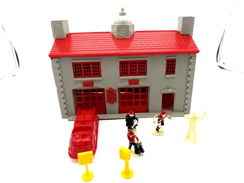 Marx Toy Buildings Trains Marxville Firehouse W Original Fire Truck Firefighters