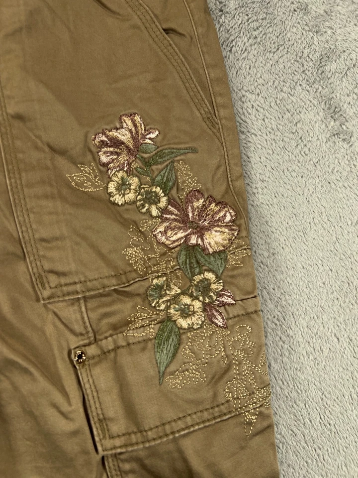 Pantalones de mezclilla cargo ajustados White House Black Market para mujer 4 marrón floral tobillo cremallera 30x27 Foto 2 de 4