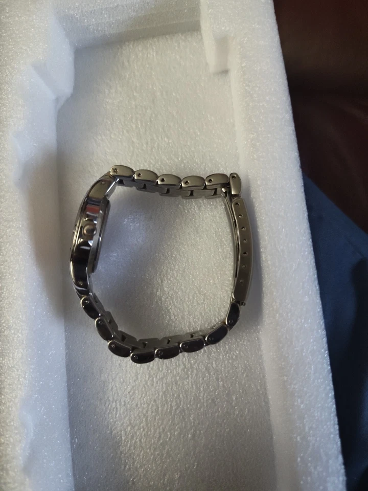 Texas Longhorns NCAA Women's Stainless-Steel Watch Pre-owned. - Image 3 of 4