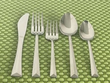 Reed & Barton CREST Stainless Select Korea Glossy Smart Choice Flatware B37G