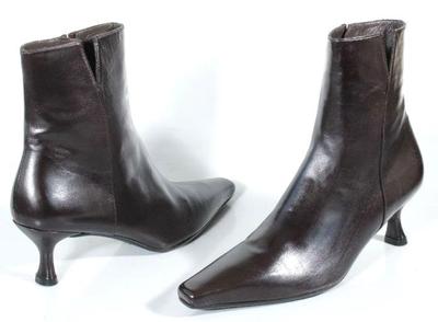 STUART WEITZMAN dark brown calf leather ANKLE BOOTS Mitzy Shoes CLASSY new 