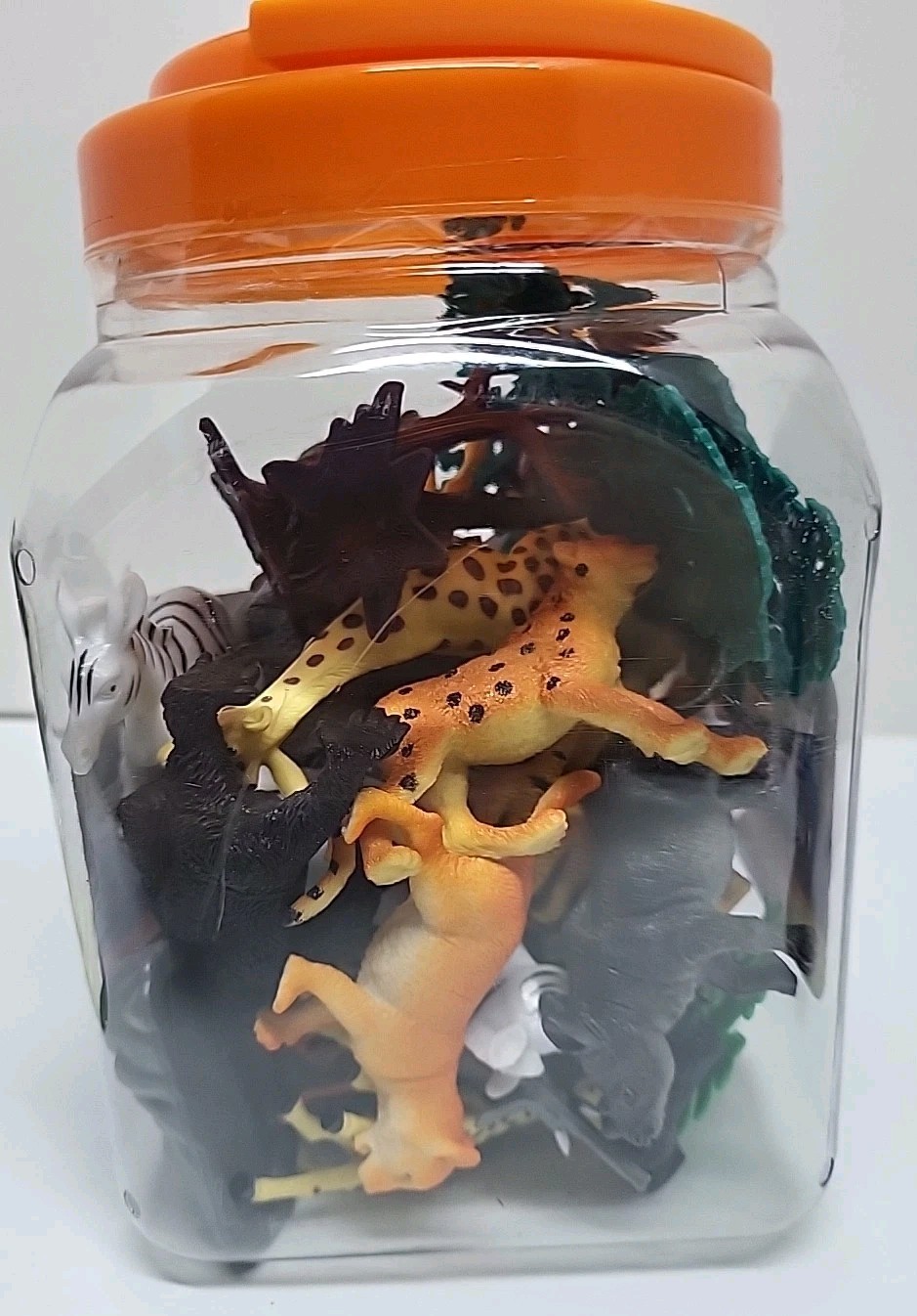 Adventure Force Safari Animals Bucket 40 Pieces Lion Giraffe Elephant Zebra