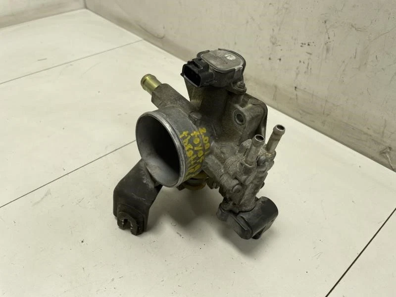 2001 TOYOTA MR2 SPYDER ДРОССЕЛЬНАЯ ЗАСЛОНКА КОРПУС В СБОРЕ OEM + - Изображение 4 из 4