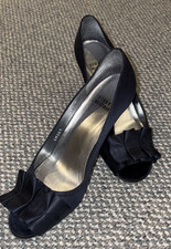 Stuart Weitzman Gigiritz Women’s Open Toe Satin Evening Shoe - Size 7.5 M  