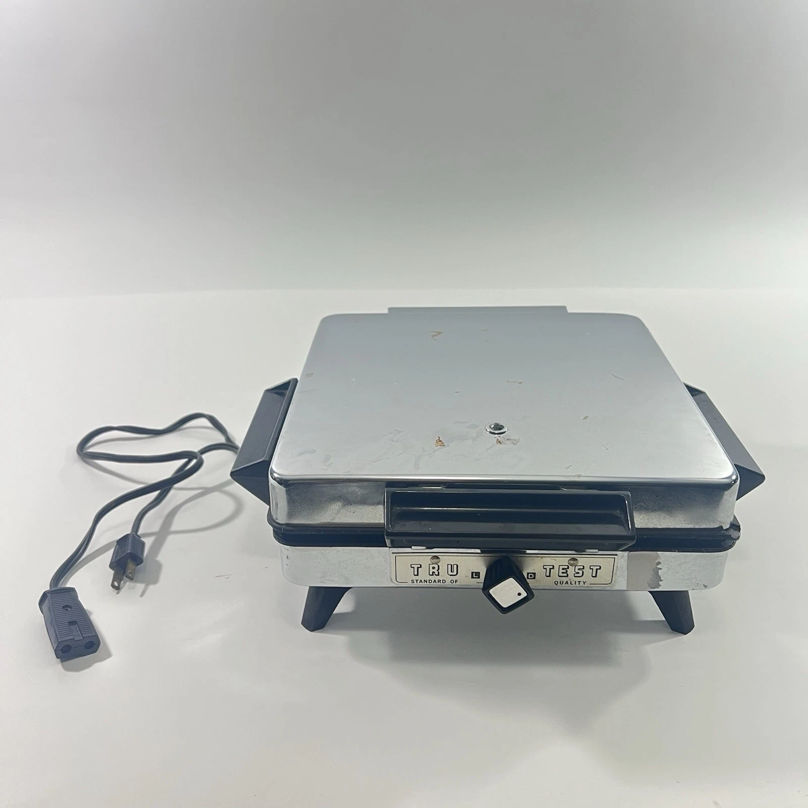 Tru-Test Holiday Waffle Maker