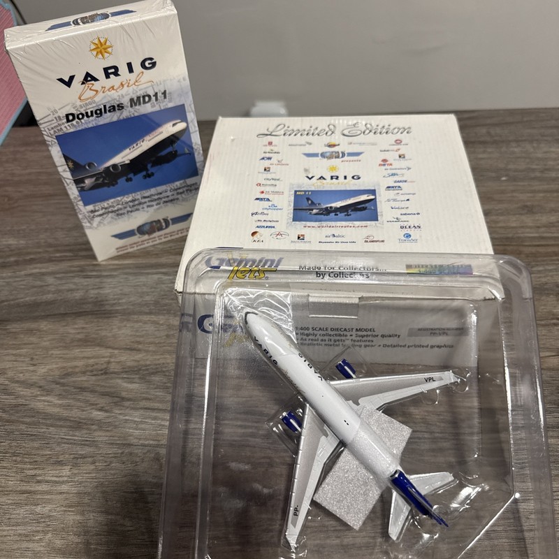 Gemini Jets 1:400 Varig Brasil Douglas MD-11 Limited Edition NEW