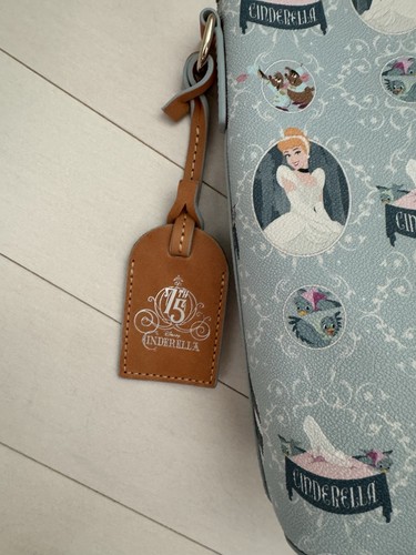 Disney Dooney & Bourke Cinderella 75th Anniversary Crossbody Bag Exact New - Bild 5 von 5