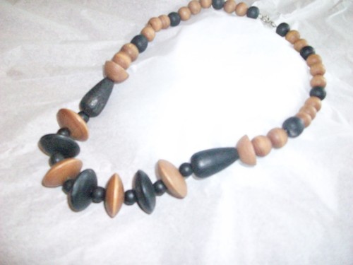 Vtg 80's WOOD Beaded Princess Length Black & Medium Brown Beads 17.5" - Picture 2 of 2