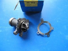Pompe à eau Mercedes 300
