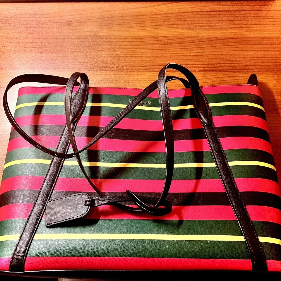 Bolso grande Kate Spade Cara con estampado de papel de envolver multicolor