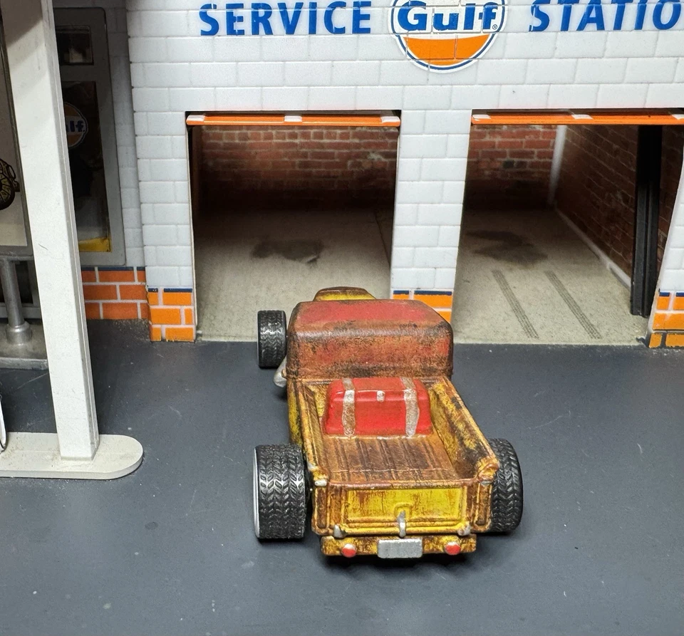 Custom Hand Painted MB Hot Wheels 1935 Ford Shell Oil Rat Rod W/ Real Riders - Image 4 of 4