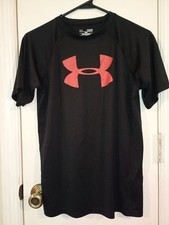 Under Armour Youth Large Black Short Sleeve T-Shirt.