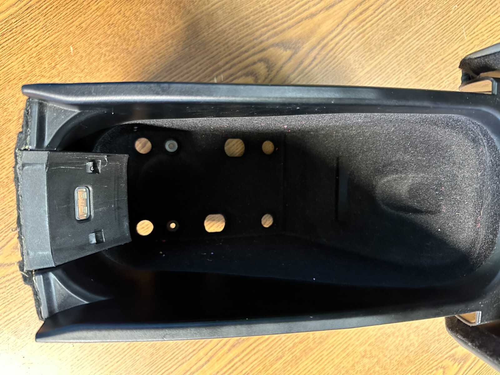 2003-2013 Maserati Quattroporte Center Console Armrest Arm Rest Gray Leather