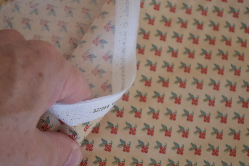 15" Long, Red Floral on Tan Cotton, Moda/Collections/Marcus/Friendship, M8788 - Image 4 of 4