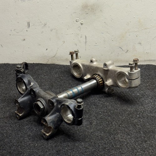 81-83 Honda XR200R OEM TRIPLE TREES TRIPLE CLAMP CLAMPS STEERING STEM FORK MOUNT - Picture 5 of 5