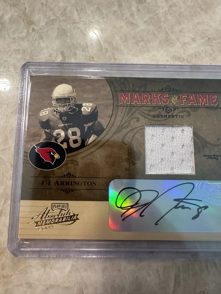 2005 Playoff Absolute J.J. Arrington Marks of Fame Jersey Auto RC /300 #MF-20 - Image 2 of 4