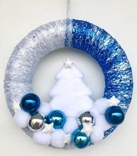 Kranz Weihnachtskranz Dekoration Weihnachtsdeko Türdeko Handarbeit Kugel Baum 