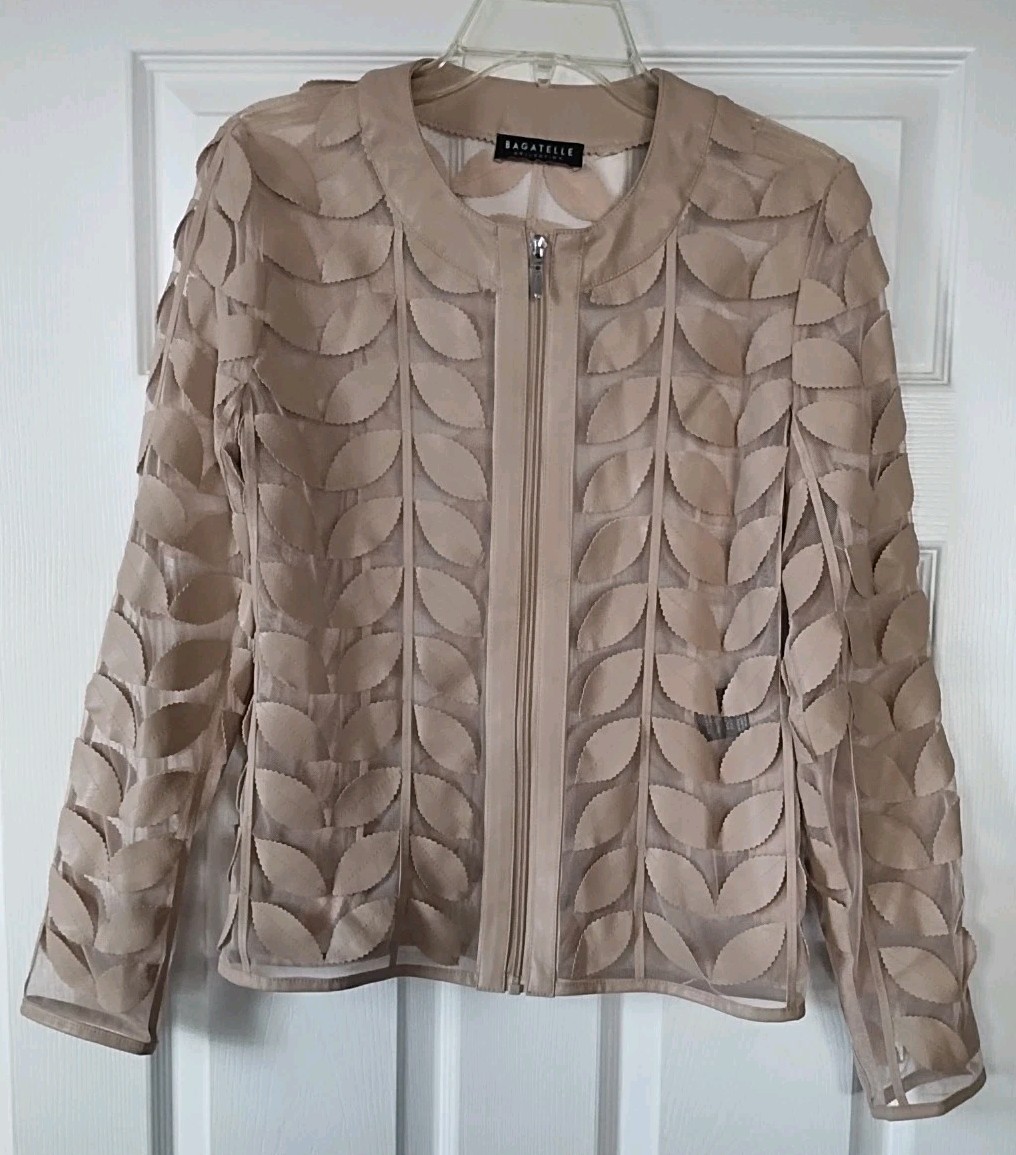 にょー専用 Bagatelle Women's Beige Taupe Leaf Appliqué Sheer Zip Faux Leather