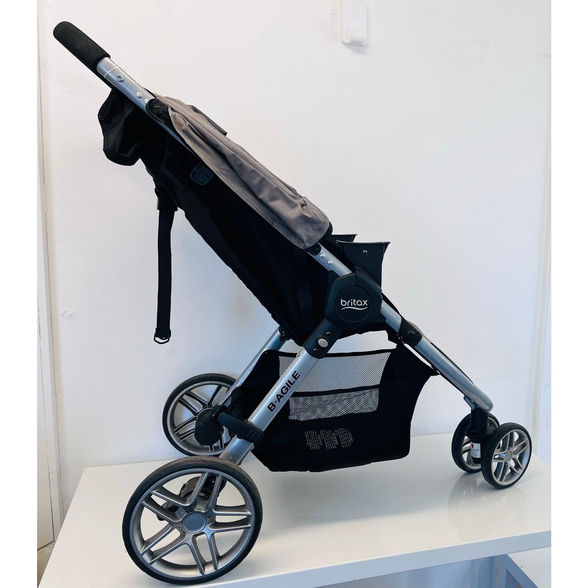 How To Fold Britax B Agile Stroller Britax Stroller Collapse Close Open