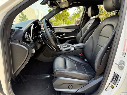 2019 Mercedes-Benz GLC300 - Picture 10 of 24