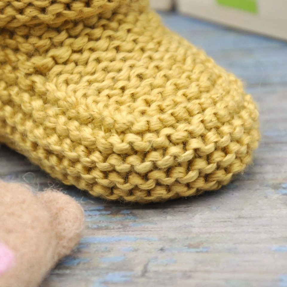 Patucos de punto para Bebé - HECHO A MANO - Imagen 4 de 4