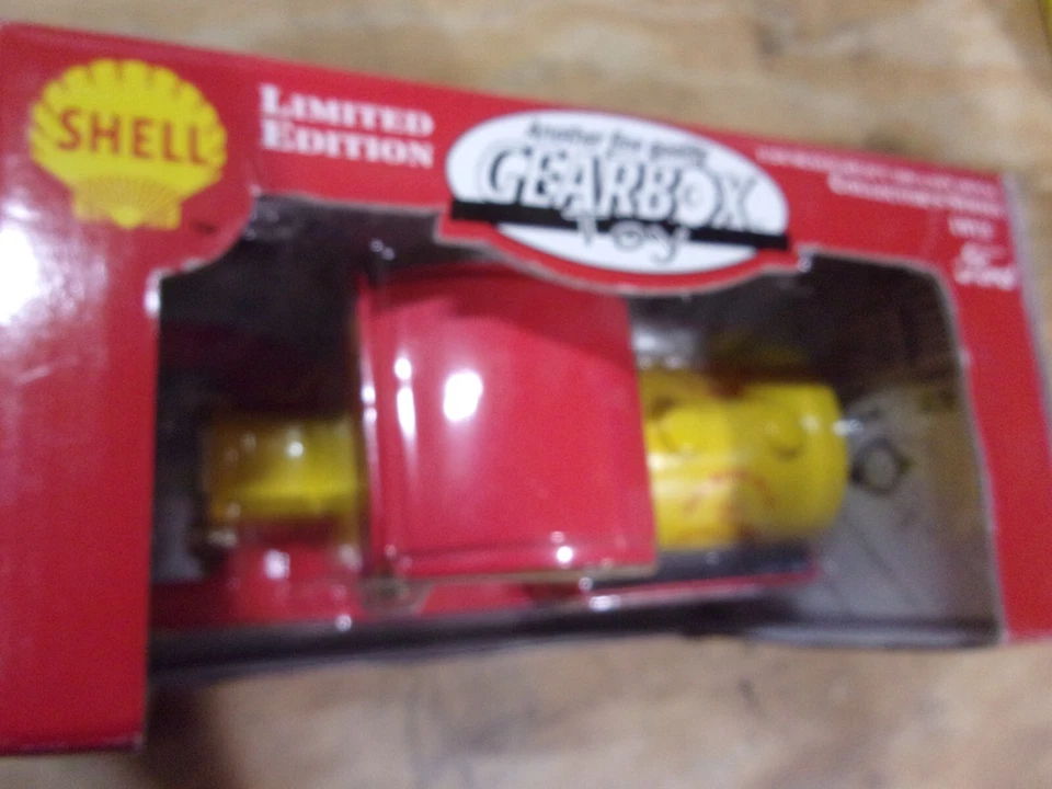 GEARBOX SHELL 1912 FORD TRUCK COIN BANK  # 76607 - Image 2 of 4