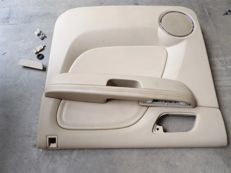 Panel de moldura de puerta interior cachemir trasero pasajero derecho 2010-2014 Cadillac Escalade Foto 2 de 4