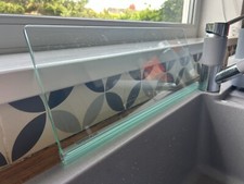 Glass Splash Guard Screen For Kitchen or Bathroom Sinks - 400mm x 150mm x 6mm