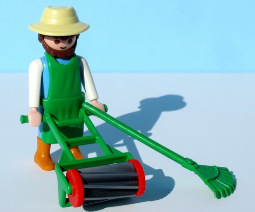Playmobil 3752 Cortacésped Granja Jardinero con Carrete de Empuje Manual Cortacésped y Rastrillo - Imagen 2 de 2