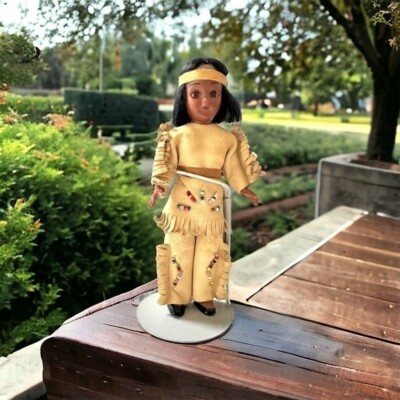 Vintage Indianer Indianer Mädchen Puppe 8'' Perlen Leder Handarbeit blinzelnde Augen