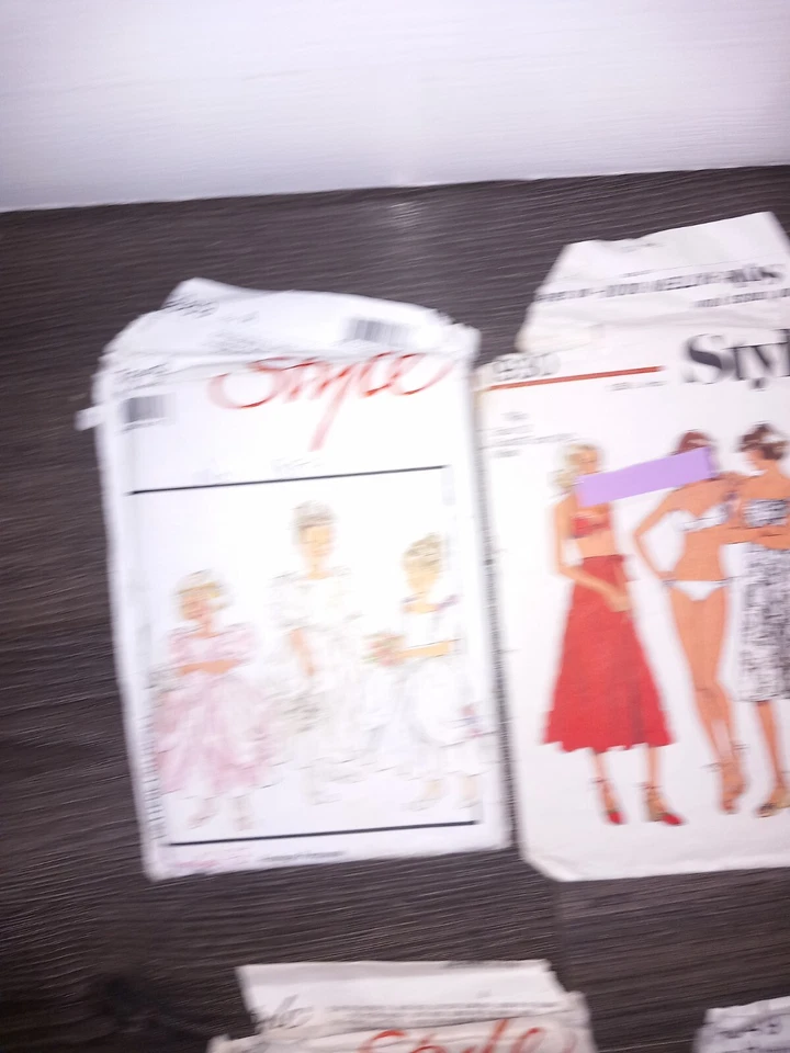 7 x Style sewing patterns: 1889, 1930, 1428,3896, 2605, 1649, 1252 - Image 3 of 4