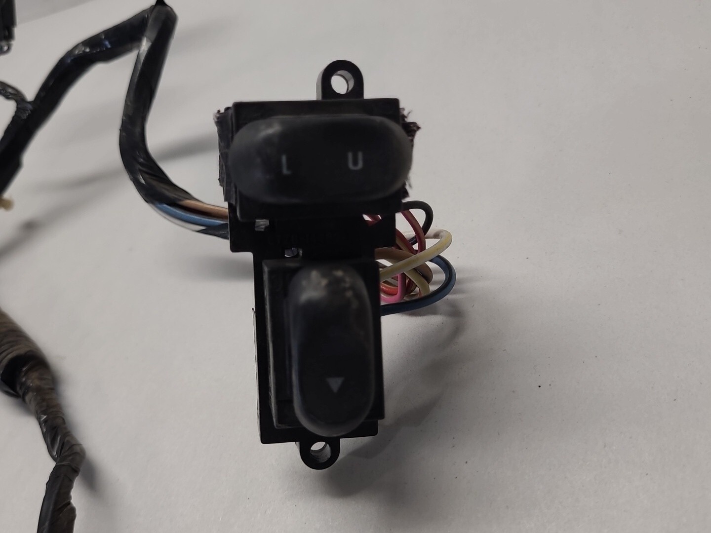1994 95 FORD MUSTANG RH PASSENGER SIDE POWER DOOR WIRING HARNESS 