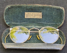 VINTAGE GOLD EYEGLASS FRAMES AO TILLYER FUL VUE LENSES ORIG. CLAMSHELL CASE PROP