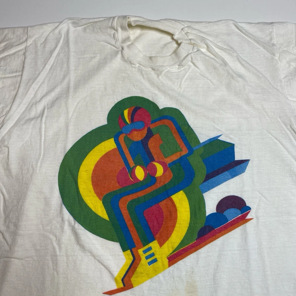 Vintage 70’s Ski Colorful Graphic White Distressed T-shirt M - Image 2 of 4