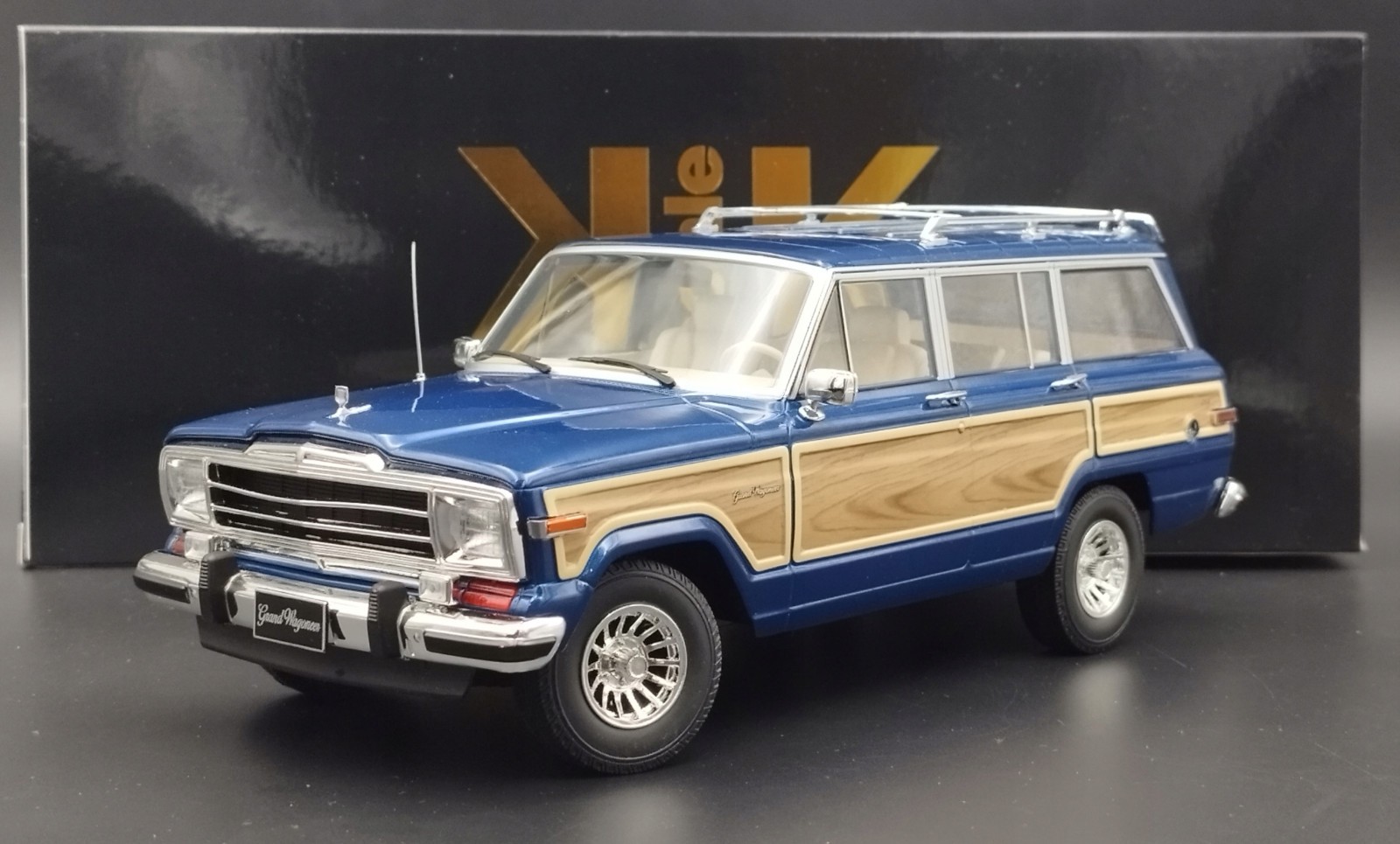 Jeep Grand Wagoneer 1989 KK-Scale KKDC181114 voiture miniature de collection 1:18 bleu