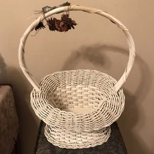 Vtg. HARRY & DAVID Wicker Display Basket Hand Woven Off White: Includes Shipping