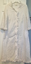 Vtg Miss Elaine White Eyelet Long Robe Nightgown Womens M Snap Front Ruffles