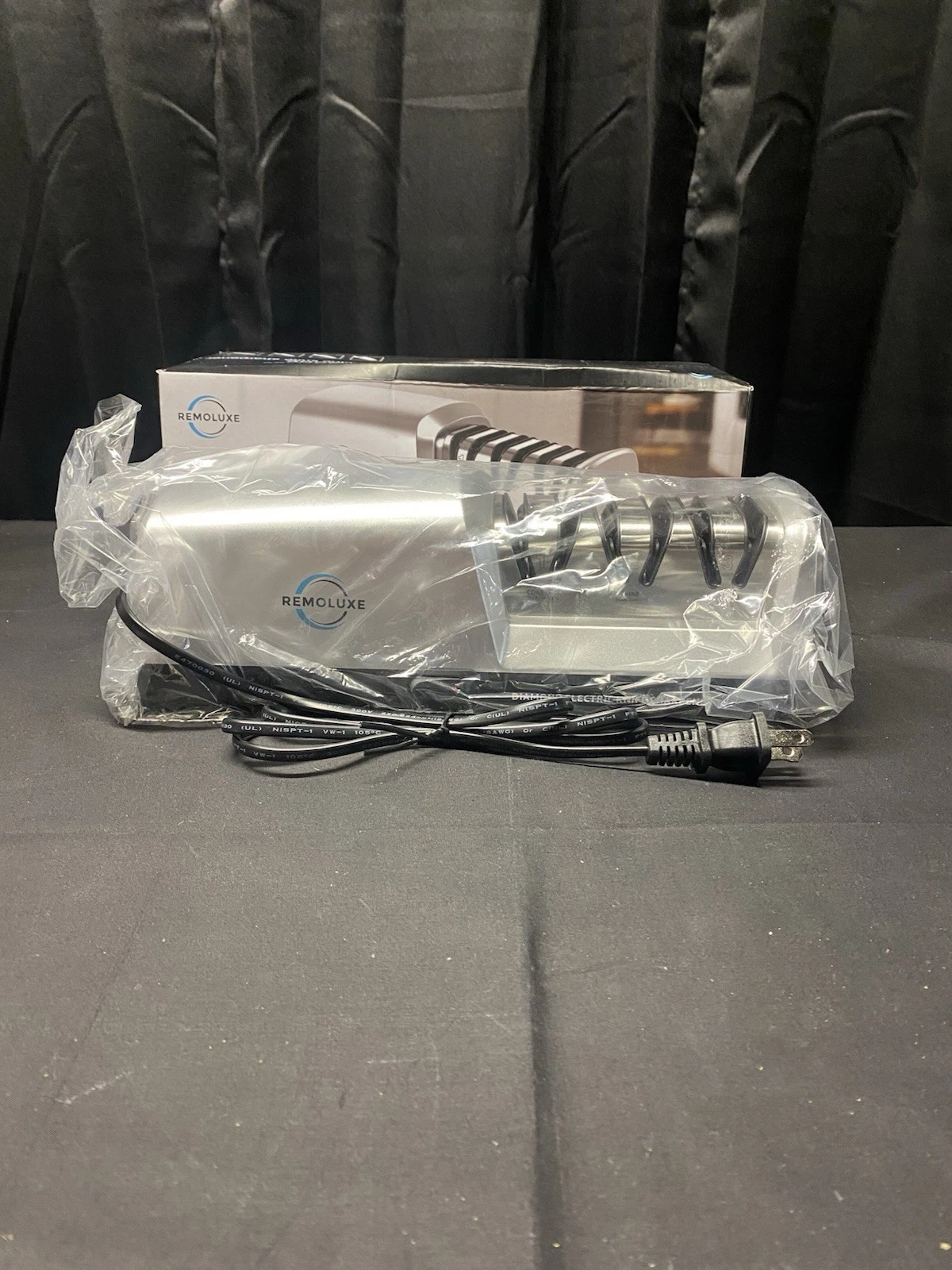 Remoluxe Three Stage Diamonds Electric Knife Sharpener Silver