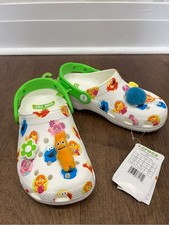 NEW Crocs Classic ClogSesame Street Be Seen Kids 210070-100 sz j2