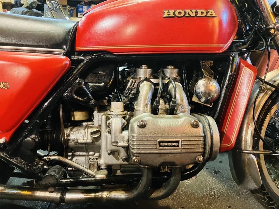 Honda: Gold Wing - Image 2 of 4