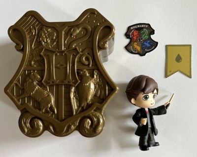 Harry Potter Collection: NEVILLE LONGBOTTOM. Action figure cm 9. De Agostini (HP33) – Emporio di milo Harry Potter Collection: NEVILLE LONGBOTTOM. Action figure cm 9. De Agostini (HP33) – Emporio di milo