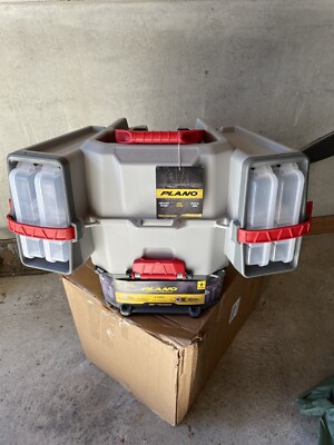 Plano V Crate Kayak Box PLAM80700 Neu aus USA Tackle Kajak Angeln Plano Boxen !